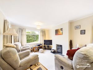 Sitting/Dining Room- click for photo gallery